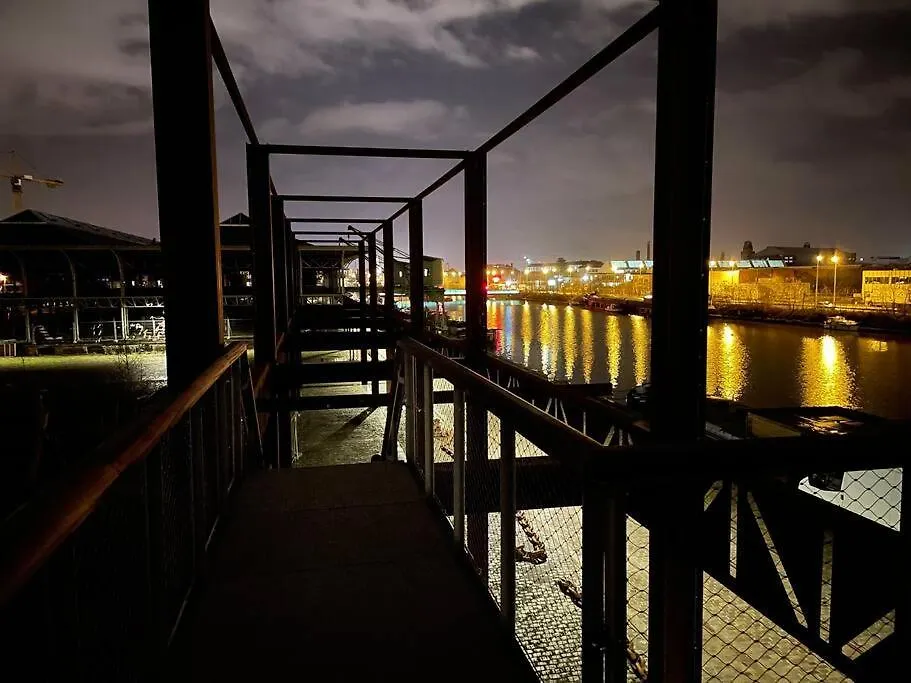 Le Grand Bordeleau Hotel Ghent Botel