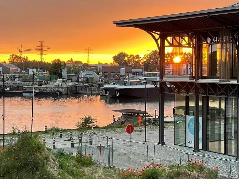 Le Grand Bordeleau Hotel Ghent Botel